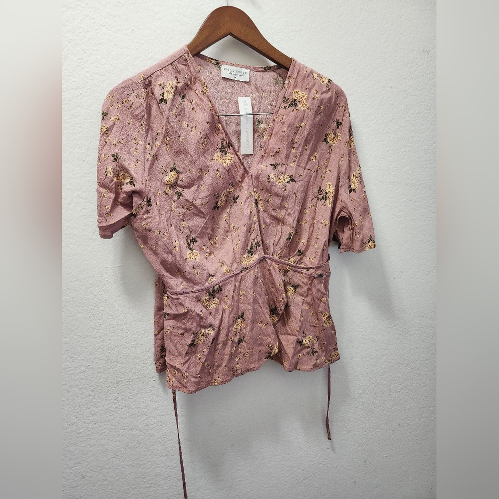 NWT$49 Dress Forum Los Angels Blouse Top Womans M Floral Multicolor Short Sleeve